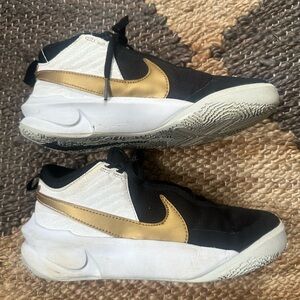 Nike hustle d basketball 5.5 big kid